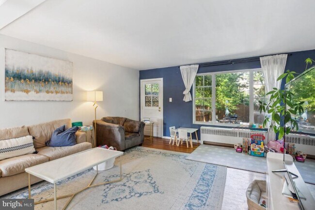 Building Photo - 3009 Mosby St