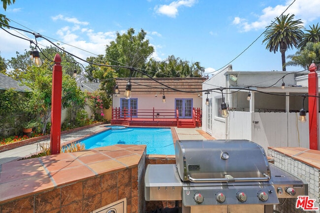 BBQ and Pool - 2350 Malcolm Ave