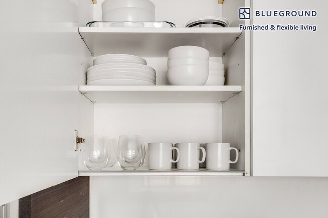 Building Photo - 666 West End Ave