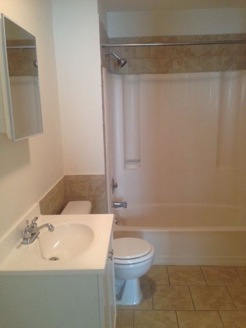 Foto principal - 157 Cedar Hill Ave