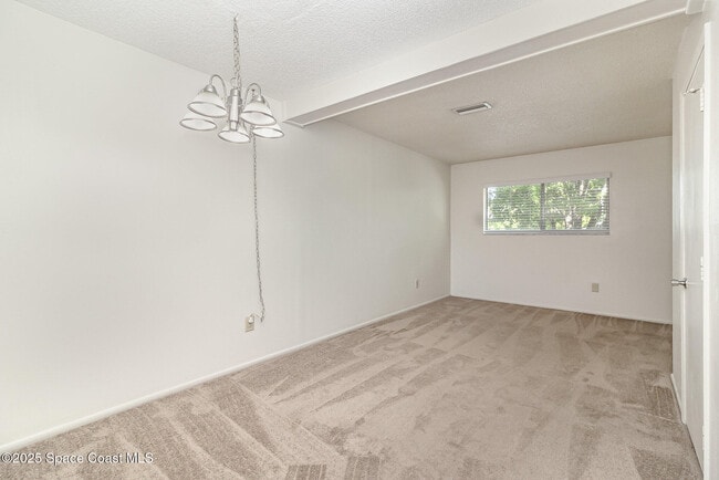 Building Photo - 204 Seminole Ave W