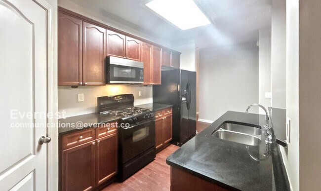 Foto del edificio - 5720 Singlebriar Ct