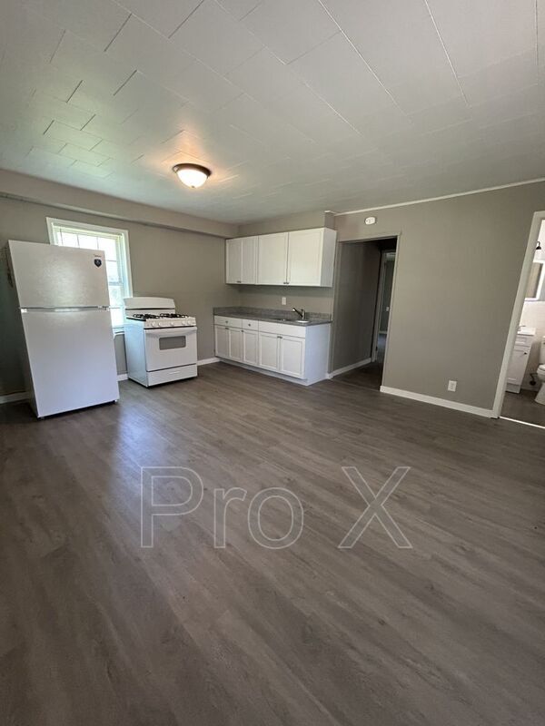 Foto del edificio - 2379 Locust Rd