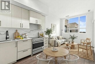 Building Photo - 2075 King Rd