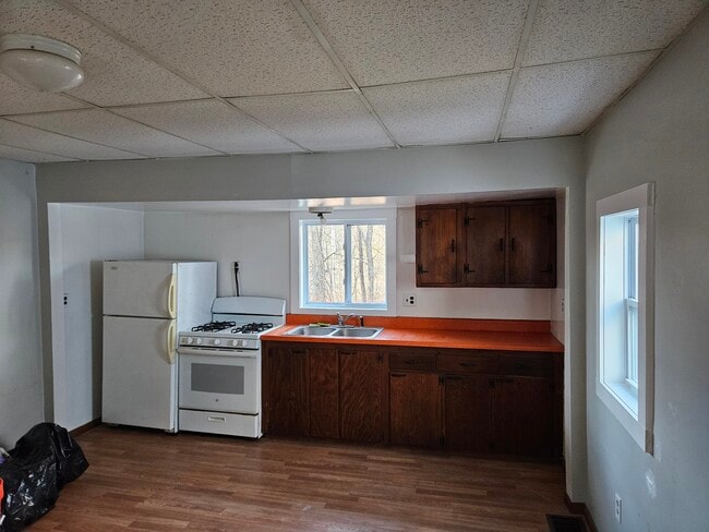 Building Photo - 28 Salt Shed Rd