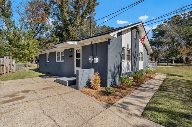 Building Photo - Fully Renovated 3BR/2BA, Fenced Yard, Pet-Friendly — Minutes to Fort Benning — Lawn Care, Pest Co...