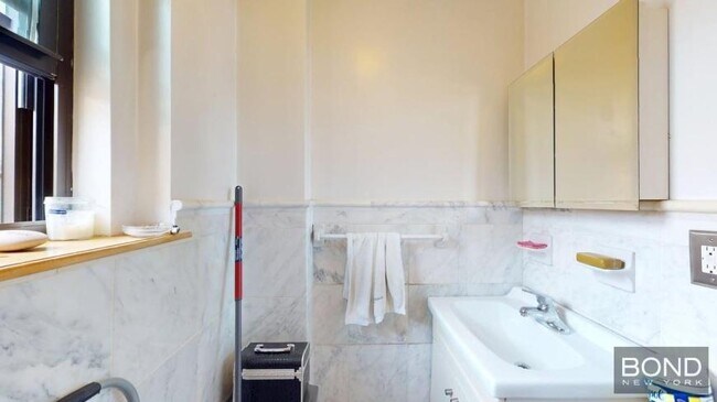 Foto del edificio - 2 bedroom in NEW YORK NY 10024