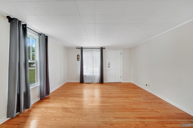 Building Photo - 1513 Mckinley Ave NE