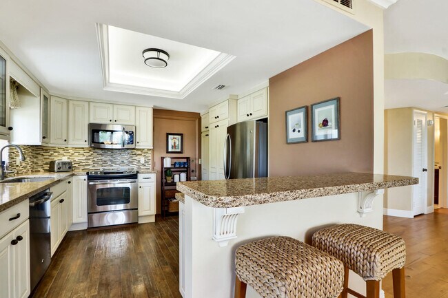 Foto del edificio - 300 S Beach Rd