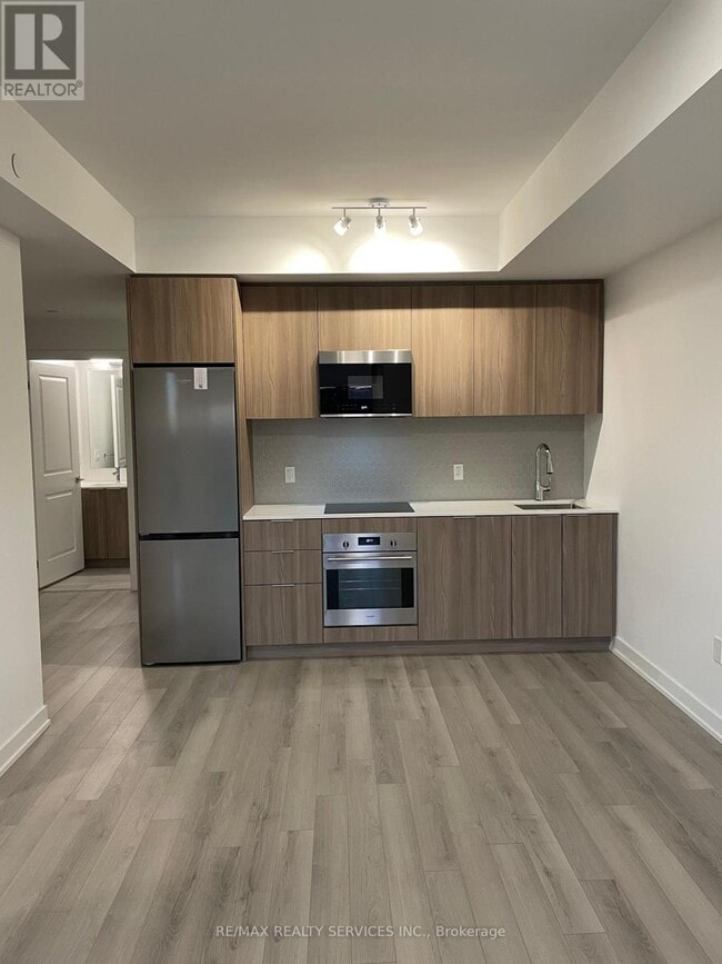 Building Photo - 15 Skyridge Dr