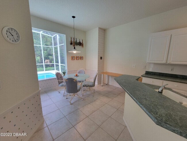 Foto del edificio - 1119 Crystal Creek Dr