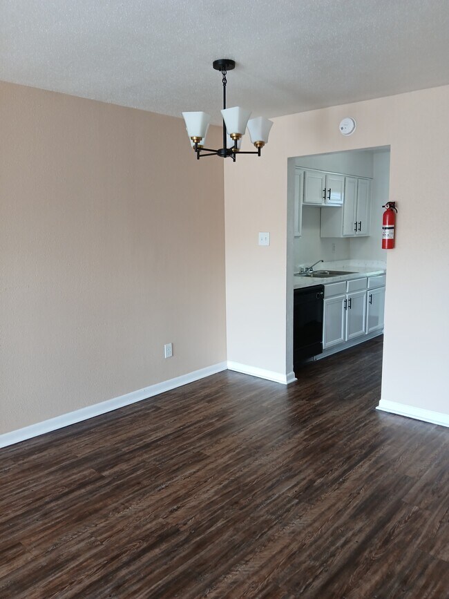 Cocina 2x1 - 74 Lyerly Place Apartments