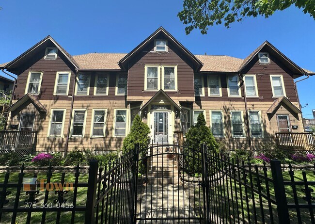 Foto del edificio - 6689 N Olmsted Ave