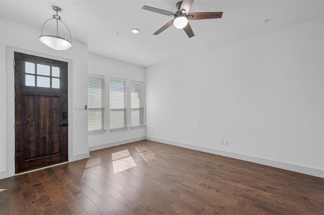Building Photo - 6059 Rivendell Dr