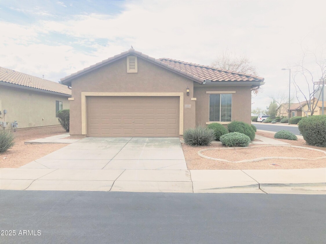 Primary Photo - 7347 W Millerton Way