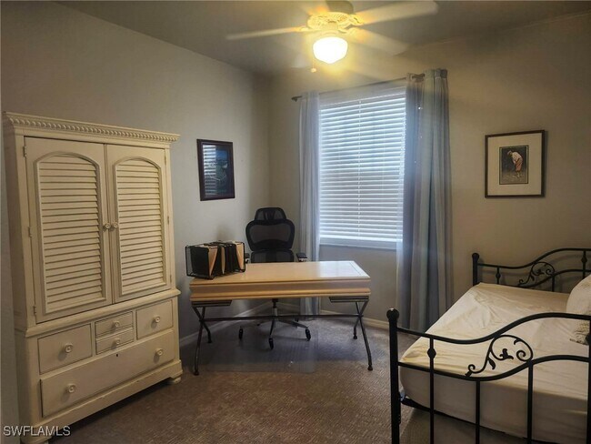 Foto del edificio - 640 Lalique Cir