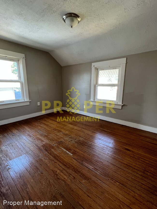 Building Photo - 3 br, 1 bath House - 29 E Shadyside Dr