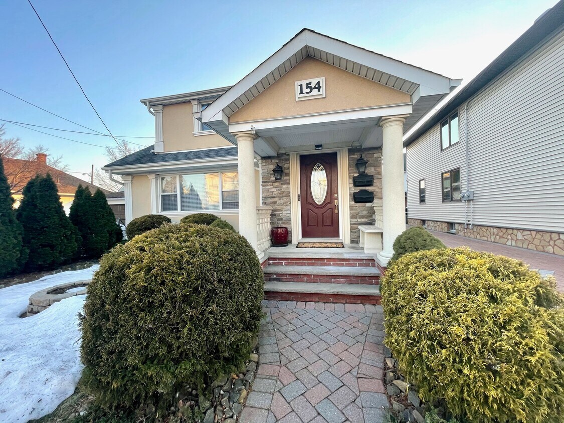 154 Hathaway St Unit 2, Wallington, NJ 07057 Apartments in Wallington