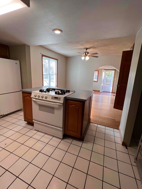 210 E Chicago St, Syracuse, IN 46567 House Rental in Syracuse, IN