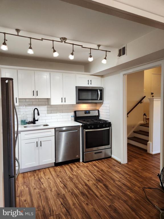Building Photo - 14630 Bauer Dr