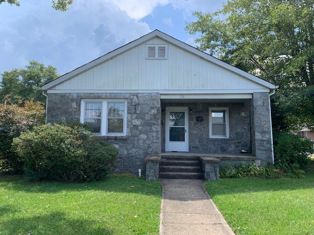Foto principal - 136 E French Broad St