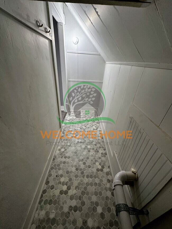 Building Photo - 19TH ST