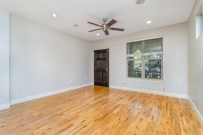 Building Photo - 5217 Richard Ave