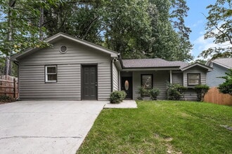 Building Photo - 599 Maple Dr
