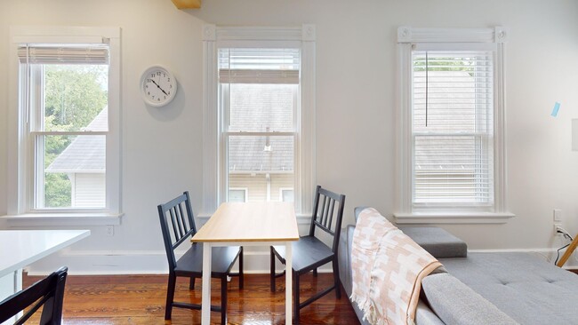 Building Photo - 69 Edwards St