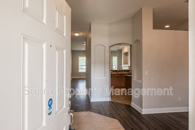 Building Photo - 6567 Chester Park Dr