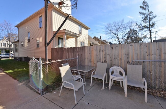 Back Yard - 1516 Thurston Ave