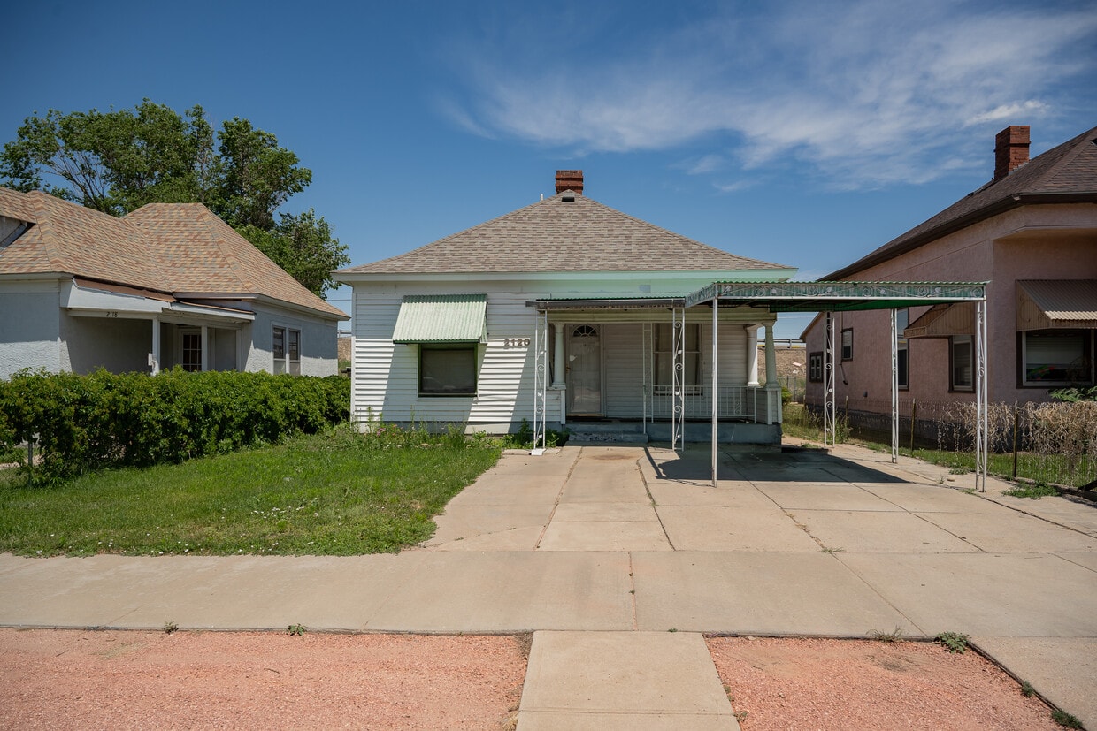 Primary Photo - 2120 E Evans Ave