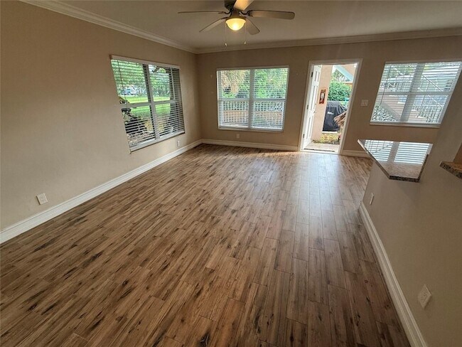 Foto del edificio - 3217 NE 11th St