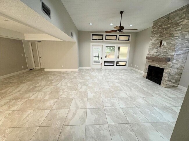 Building Photo - 140 Bridlewood Ln