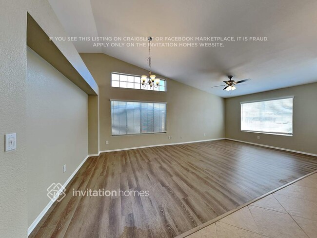 Building Photo - 8114 W Larkspur Dr
