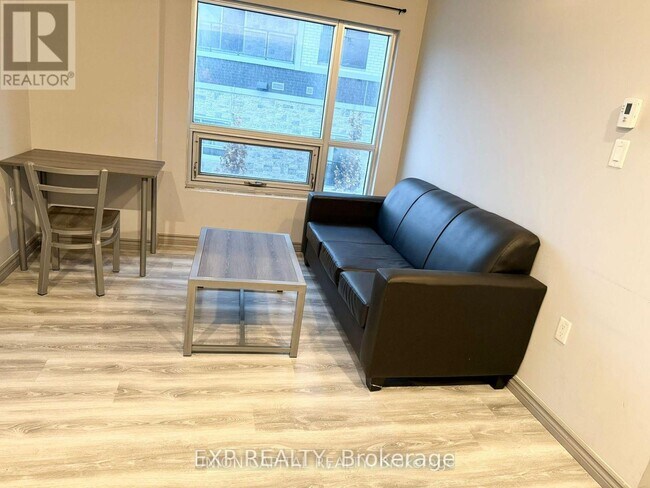 Photo du bâtiment - 275 Larch St