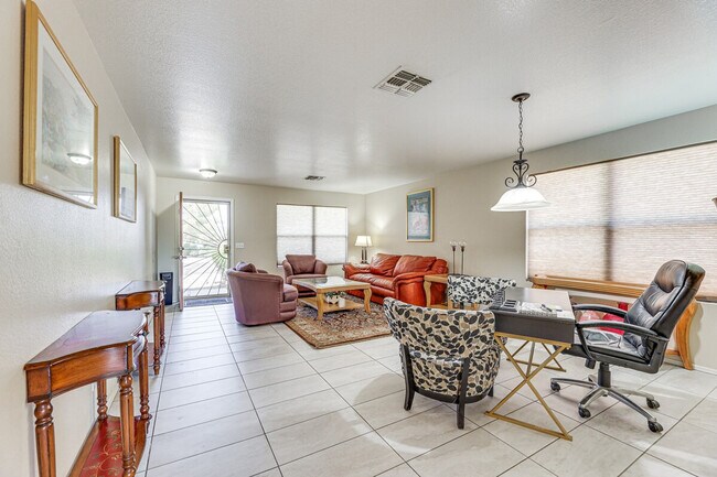 Foto del edificio - 1836 N Parkside Ln