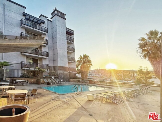 Building Photo - 629 Traction Ave