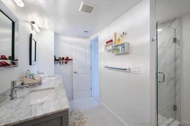 Foto del edificio - 3589 S Ocean Blvd