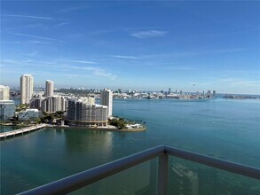 Building Photo - 1155 Brickell Bay Dr