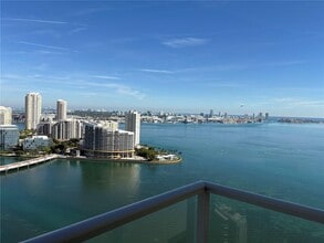 Building Photo - 1155 Brickell Bay Dr