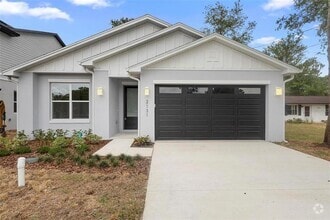 Building Photo - 2131 Brighton Ln