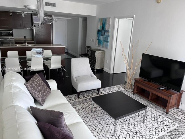 Building Photo - 475 Brickell Ave