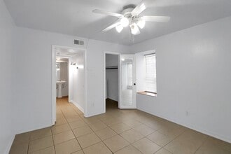Building Photo - 5929 Queensloch Dr
