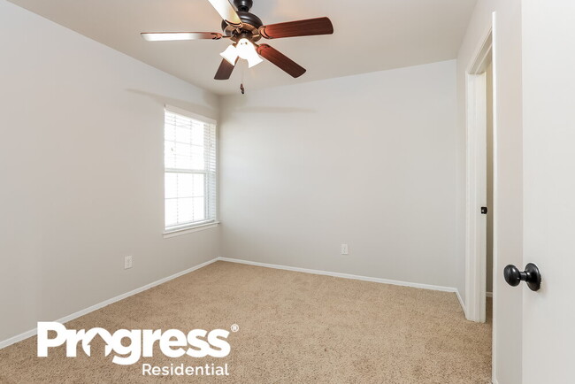 Building Photo - 4661 Loma Del Rey Cir