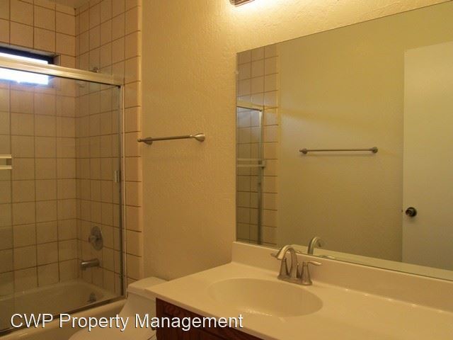 Building Photo - 560 Juana Ave