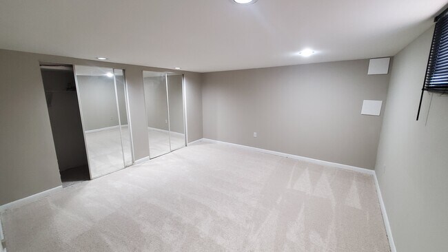 Building Photo - 8548 Harris Ave
