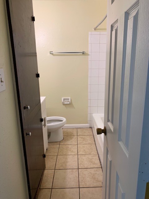 Baño - 3502 Campbell St