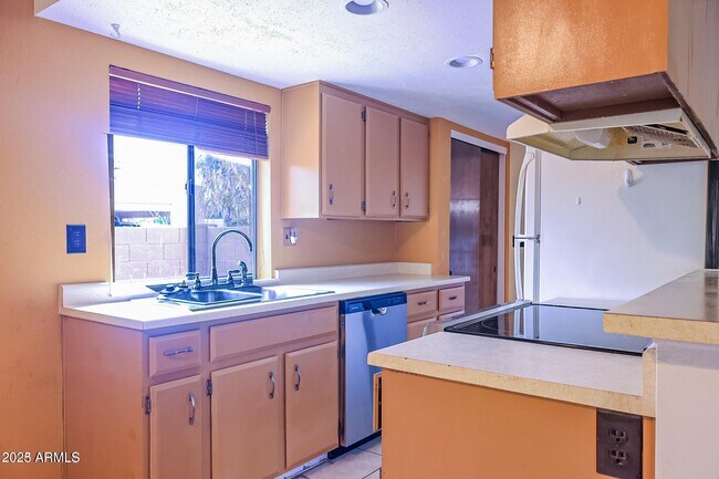 Foto del edificio - 10407 N 11th Pl