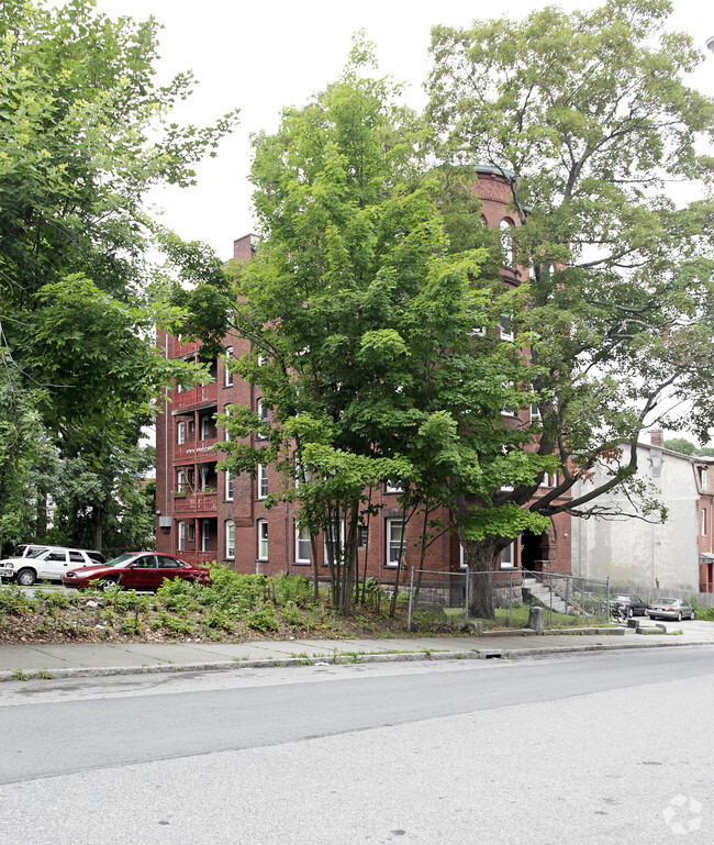 Building Photo - 8-12 Oread St